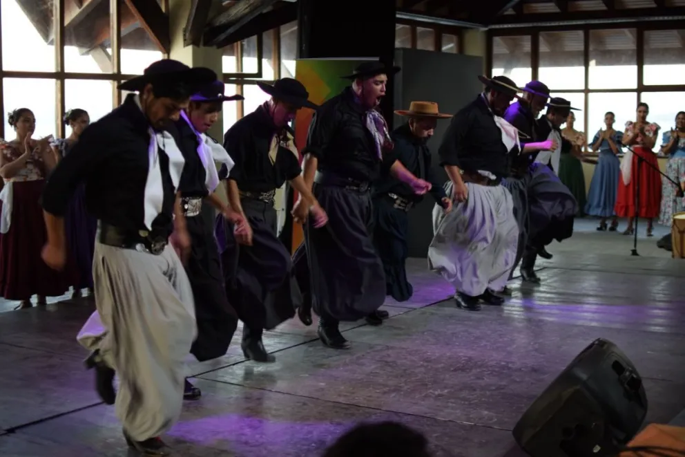 Una vez más, Ballet Tolkeyén en el escenario de Cosquín