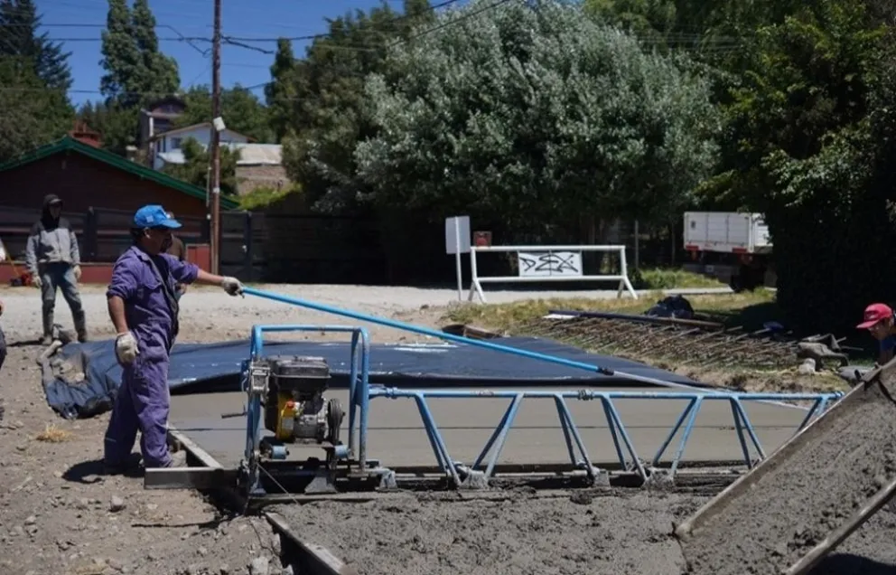 Comenzó el hormigonado de calle Morales, entre Anasagasti y Vilcapugio