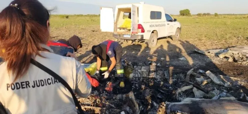 Chaco: Robaron un avión, se estrellaron luego de despegar y murieron