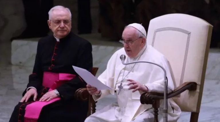 El papa Francisco aseguró que la homosexualidad no es un delito, pero sí un pecado
