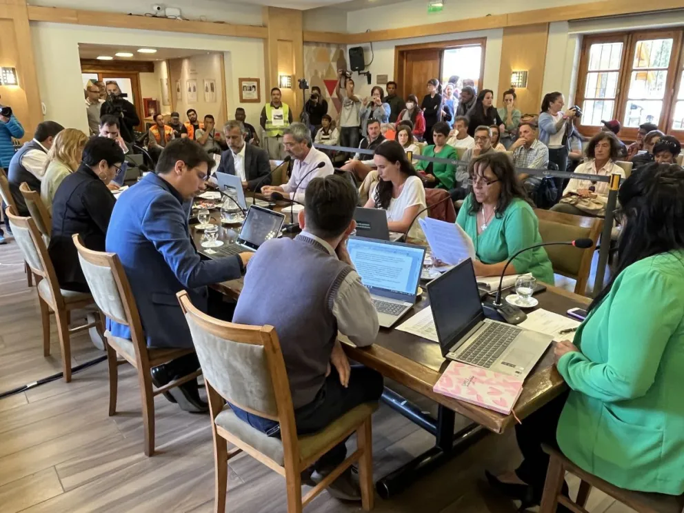 Sesión extraordinaria en el Concejo: El proyecto para licitar obras del vertedero volvió a comisiones