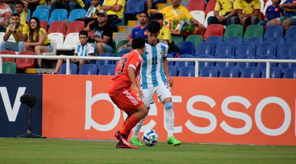 Argentina le ganó a Perú y llega con chances a la última fecha