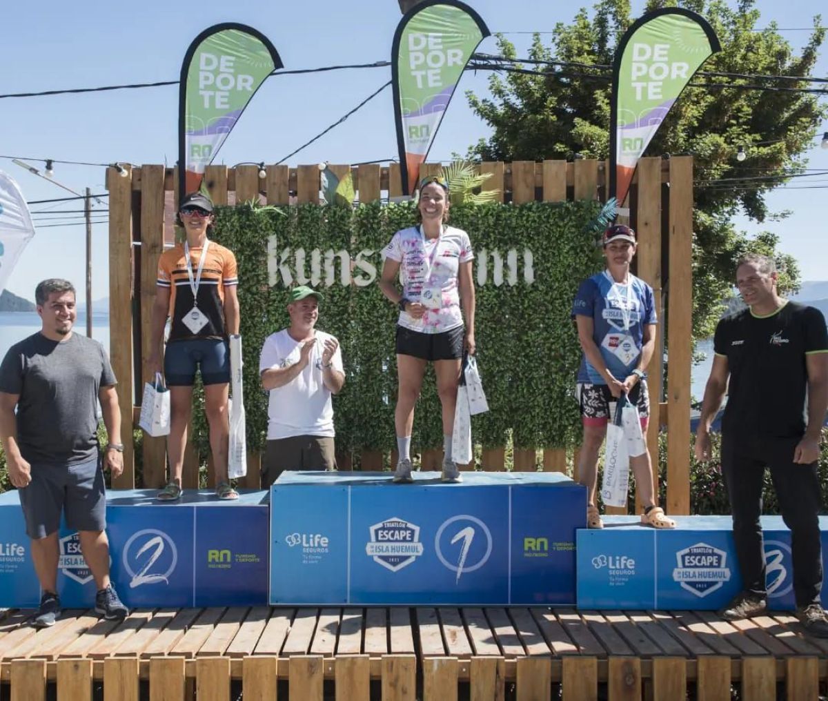 Mario De Elias y Romina Palacio Balena se quedaron con el Triatlón Escape Isla Huemul