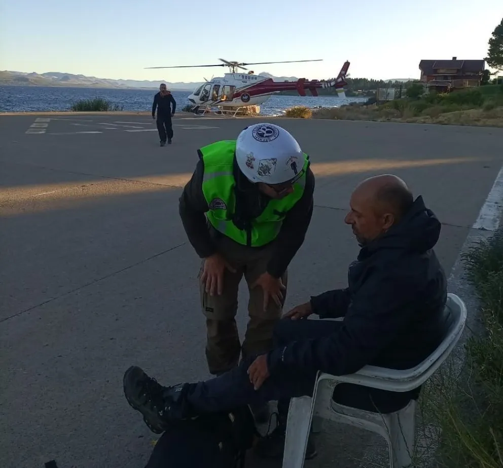 Evacuaron a un turista brasileño que se accidentó haciendo rapel en la torre principal del Frey 