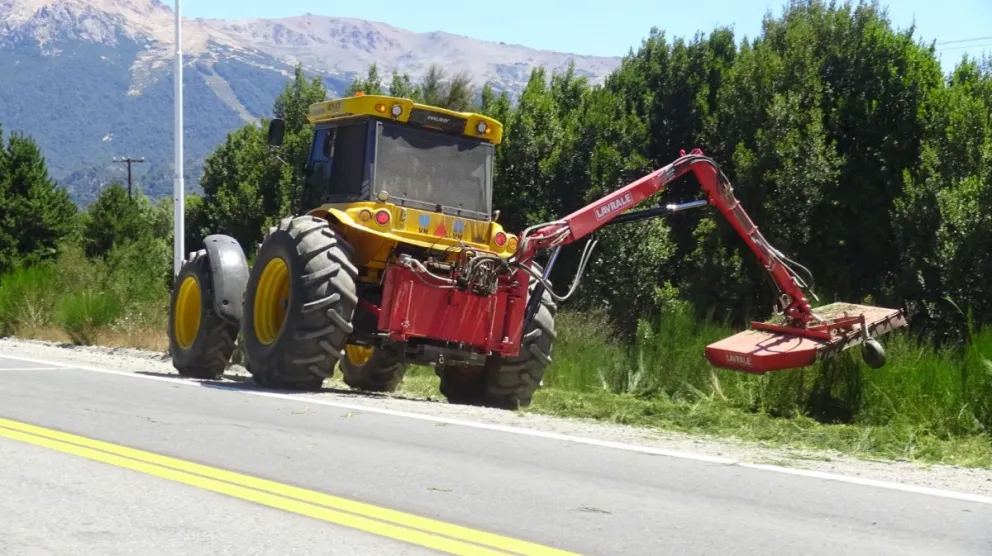 Se realizan tareas de mantenimiento en las Rutas Nacionales de Río Negro 