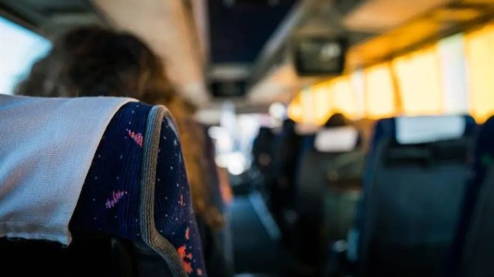 Se quemó con café en un colectivo y deberán indemnizarla