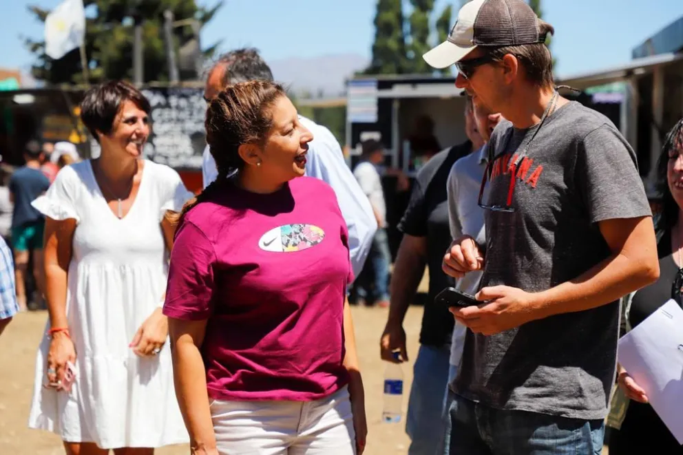 Carreras sobre la marcha a Lago Escondido: "Sorprendió la presencia de autos oficiales de la provincia de Buenos Aires"