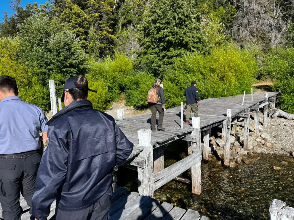 Por fogones y acampes prohibidos, realizan operativos de control en la isla Huemul