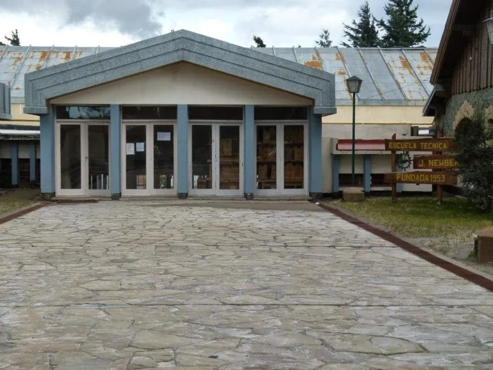 Por un desperfecto en un calefactor debieron evacuar el colegio Industrial 