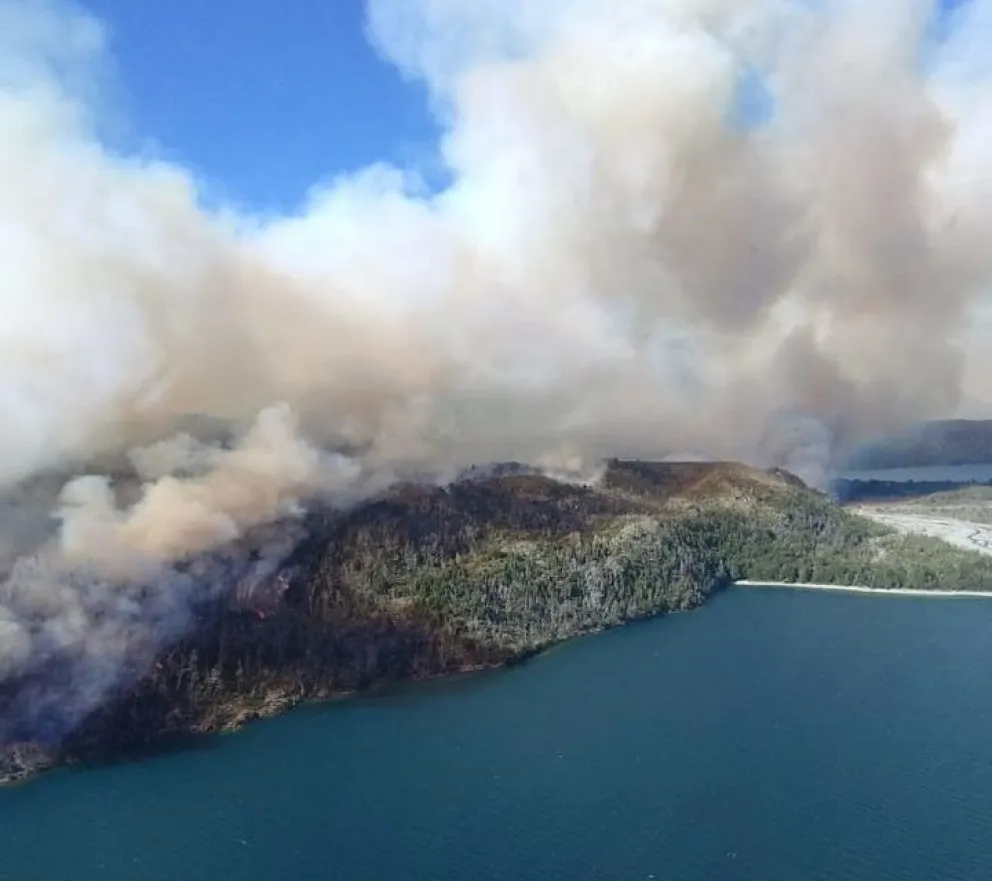 Brigadistas del SPLIF El Bolsón se sumaron al combate del fuego en Cholila