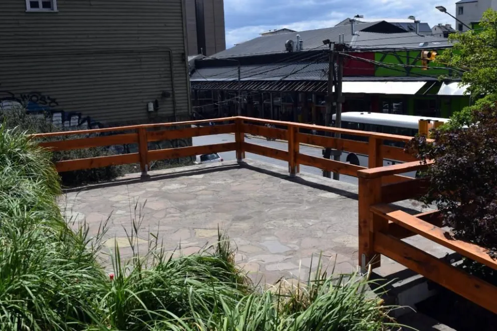 Convirtieron las escaleras céntricas en paseos familiares