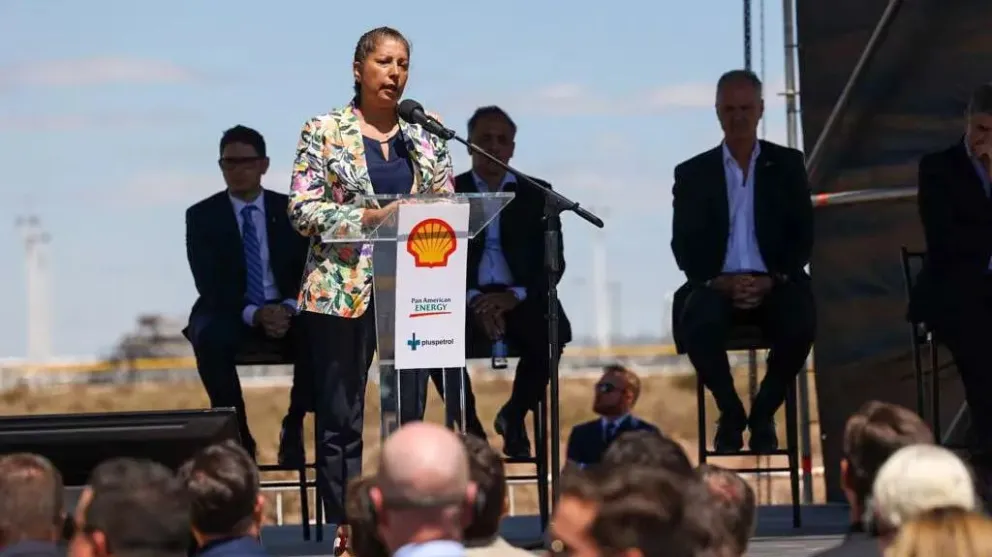 Carreras participó de la inauguración de un oleducto clave para Vaca Muerta