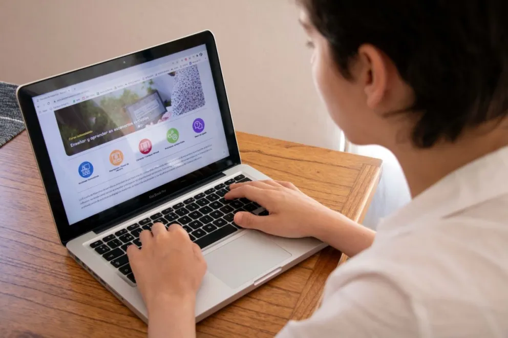 Rionegrinos pueden terminar la secundaria a través de un programa virtual de CABA