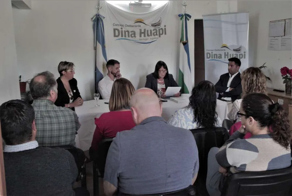 Balseiro abrió el período de sesiones del Concejo de Dina Huapi