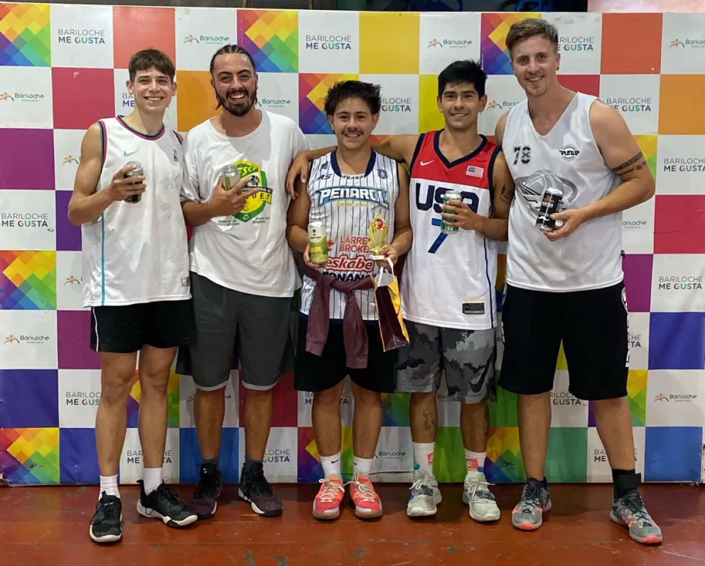 El básquet 3x3 municipal continúa animando los fines de semana