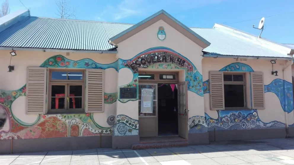 La centenaria Escuela 48 vuelve a reclamar agua potable y gas natural