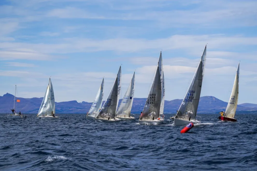 Haciendo historia se realizó otra edición de la tradicional regata Vuelta al Lago 