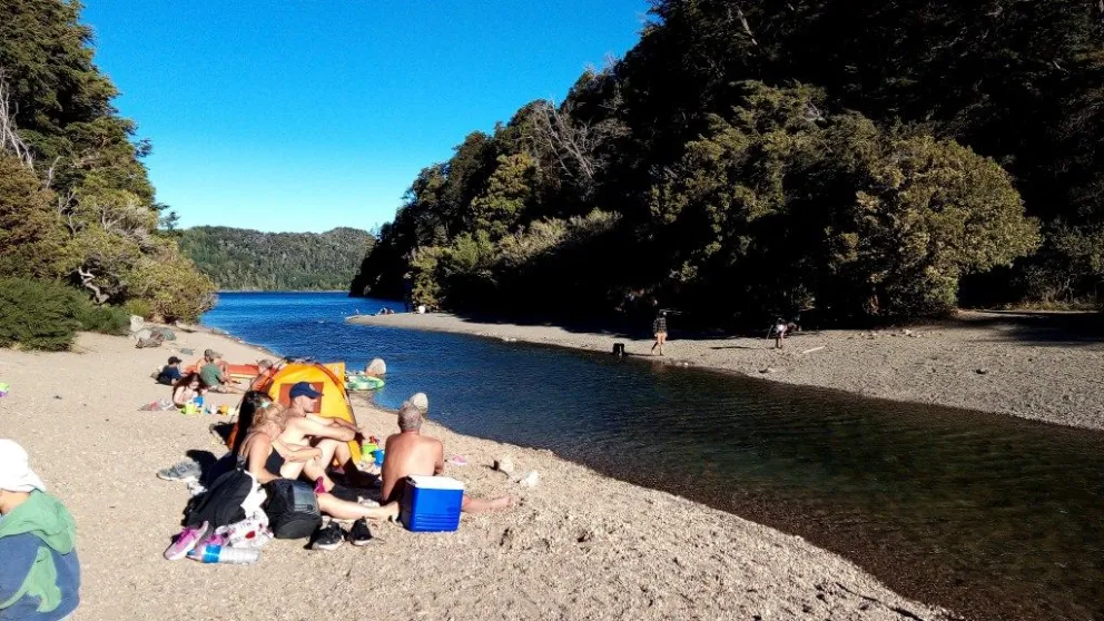 Club Náutico Lago Moreno responde a denuncias sobre el Arroyo Angostura