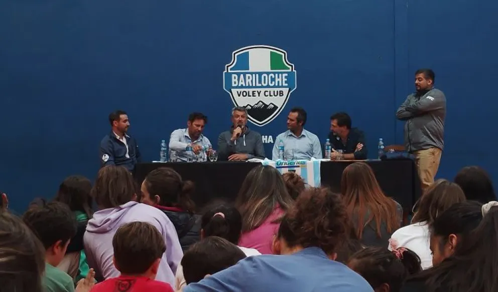 “Este lugar es hermoso” dijo Hugo Conte sobre el Bariloche Vóley Club