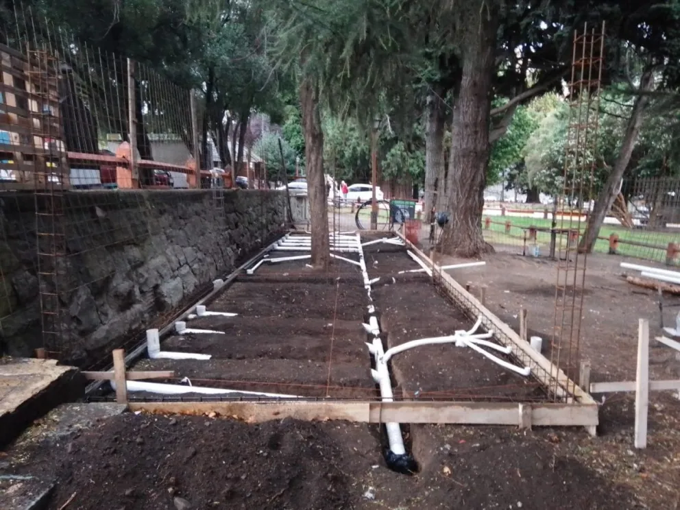 Comenzó la construcción de los sanitarios públicos en el Centro Cívico