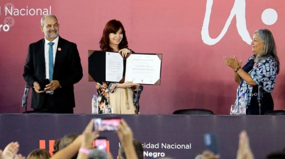 Cristina advirtió que en la Argentina ya no hay "un Estado constitucional democrático" 