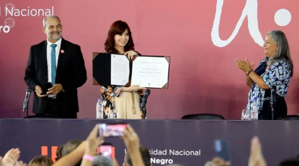 Cristina advirtió que en la Argentina ya no hay "un Estado constitucional democrático" 