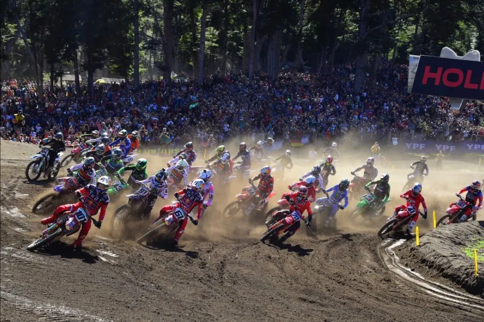 Con gran marco de público comenzó el mundial de Motocross en Villa la Angostura