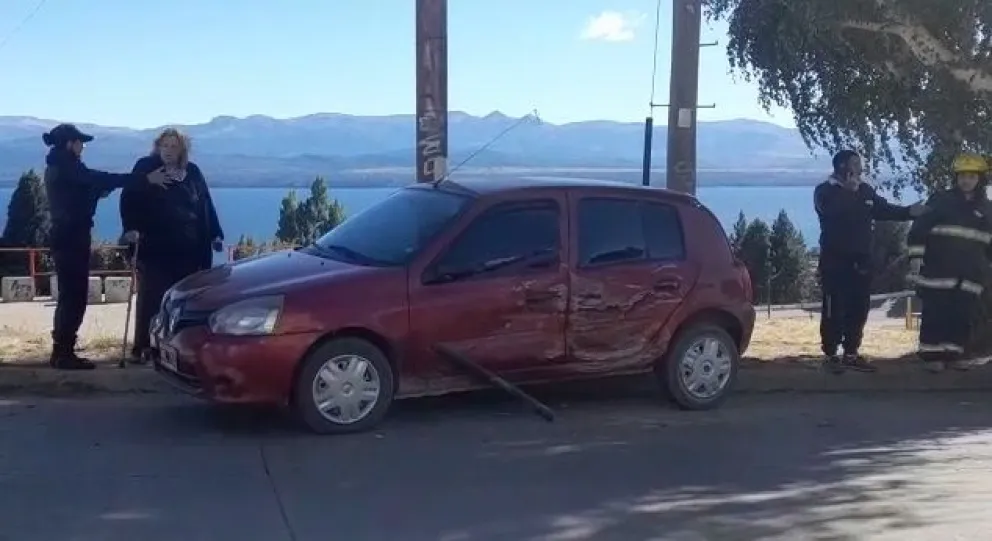 Un colectivo sin frenos chocó con varios autos estacionados en el Velódromo