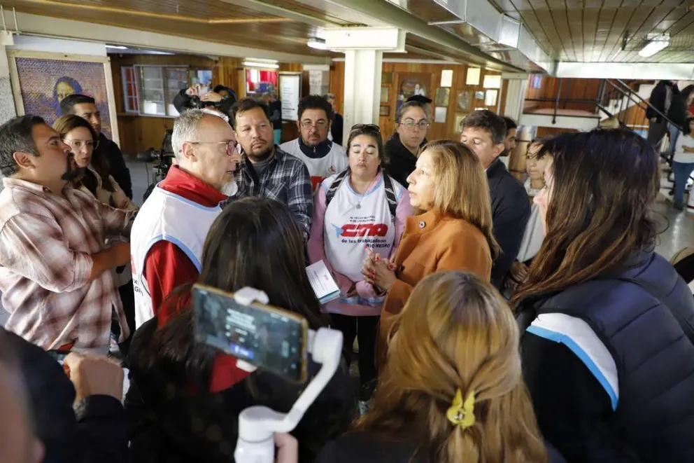 Carreras respondió los reclamos del sector docente de Bariloche
