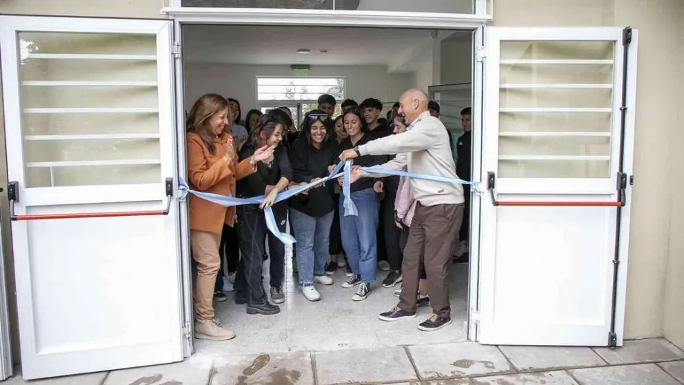 Inauguraron el Salón de Usos Múltiples de la ESRN Nº46