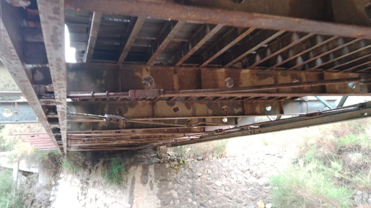 Cortaron calle Genoveva Beveraggi por trabajos en el puente de Colonia Suiza