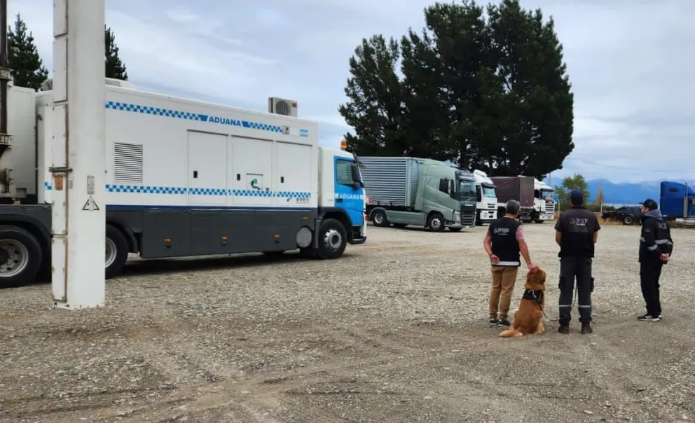 La Aduana de Bariloche cuenta con un camión scanner