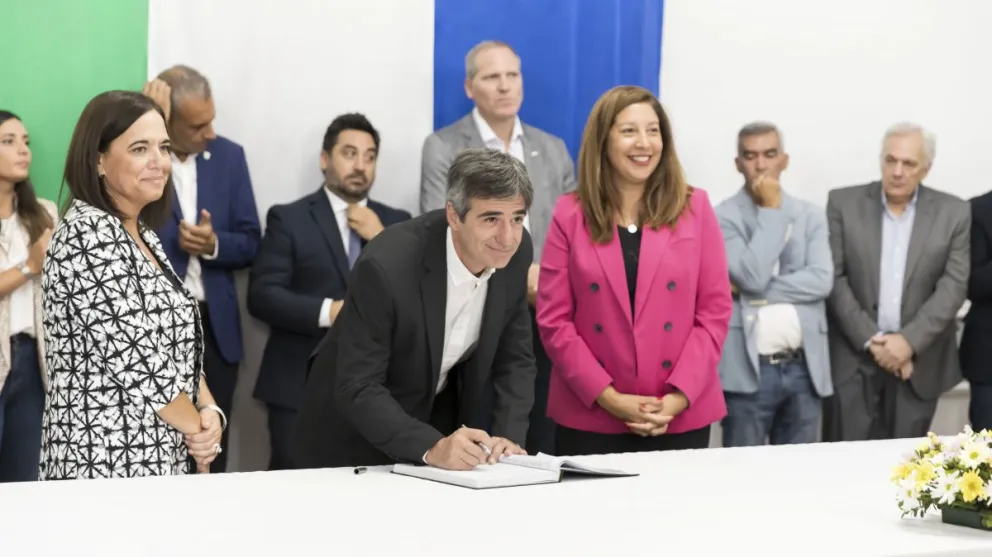 Carreras tomó juramento a nuevos integrantes del Gabinete