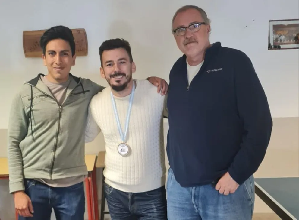 Con puntaje ideal Alvarado Contín ganó el Prix de Ajedrez