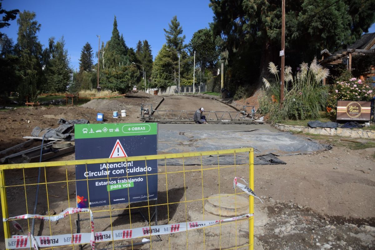 Hormigonan el último tramo de calle Saavedra