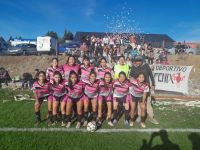 Las chicas de Fénix fueron campeonas de oro en el fútbol femenino local