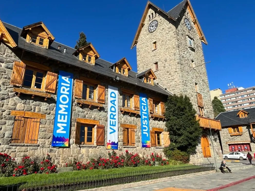 Almonacid: "La mejor forma que hemos encontrado para relacionarnos es la democracia"