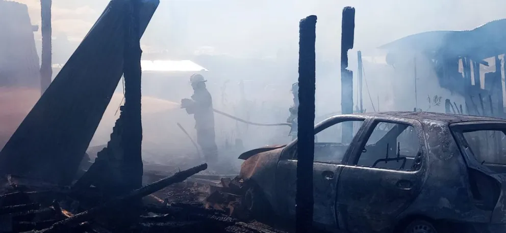 Lago Puelo: allanamientos, disparos y casas quemadas en la Ecoaldea