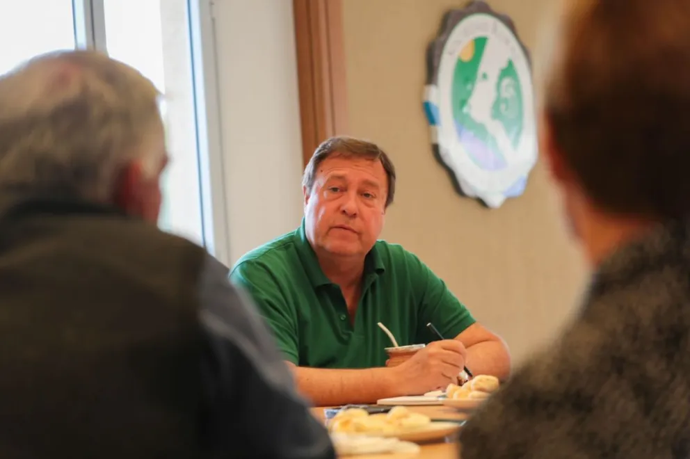 Weretilneck propone eliminar impuestas para potenciar a las pymes