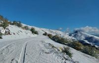 La nieve blanqueó por primera vez en el año los cerros de Bariloche y El Bolsón