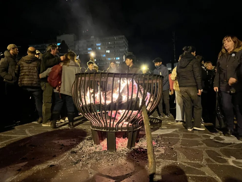 Emotiva vigilia en el Día del Veterano y los Caídos en la Guerra de Malvinas