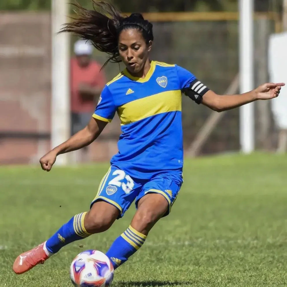 Miriam Mayorga con la cinta de capitana en el gran triunfo de Boca ante River 