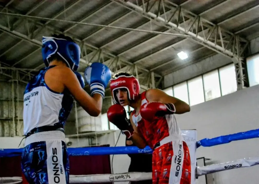 Lo mejor del boxeo nacional juvenil pasó por Dina Huapi