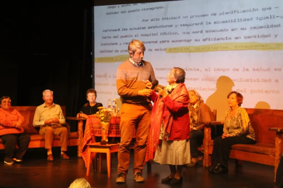 Emotivo homenaje a los trabajadores del Plan de Salud de 1973