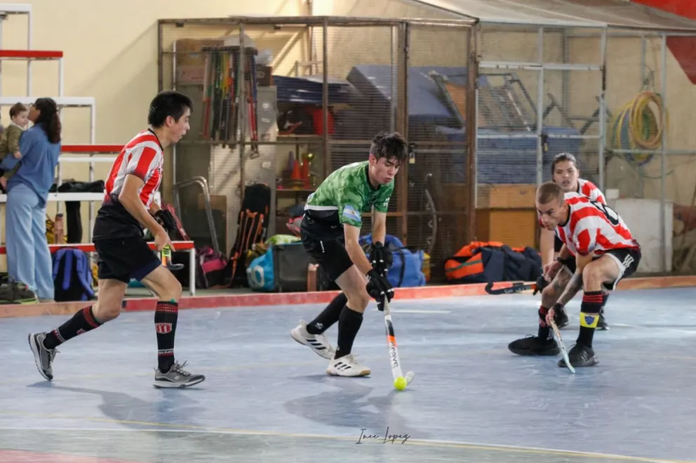 Hubo doble fecha de hockey en el gimnasio de Estudiantes 