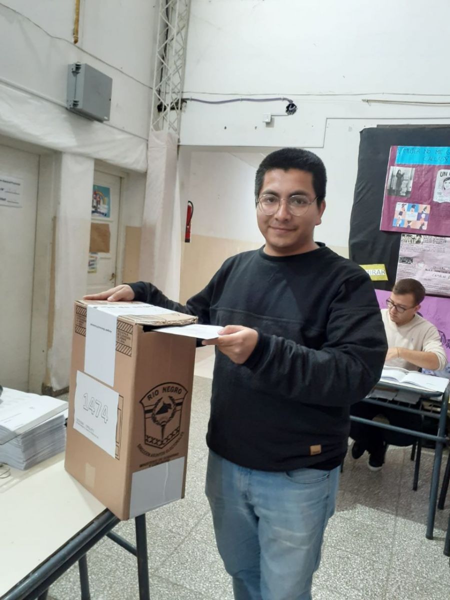 Jeremías Zalazar votó en Cipolletti