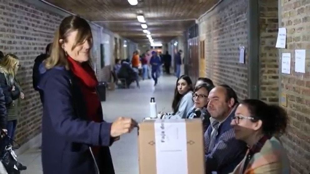 Horne: “El gobierno nacional sigue la elección con muchísimo interés”