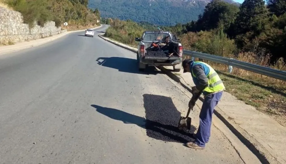 Continúa el operativo de bacheo en varios puntos de la ciudad