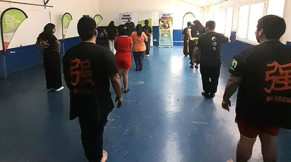 Invitan a personas mayores a practicar Tai Chi en Bariloche