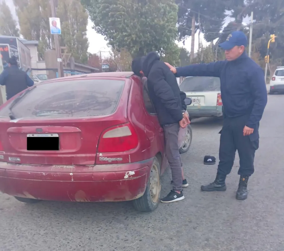 Utilizaron un inhibidor para sustraer elementos de un vehículo
